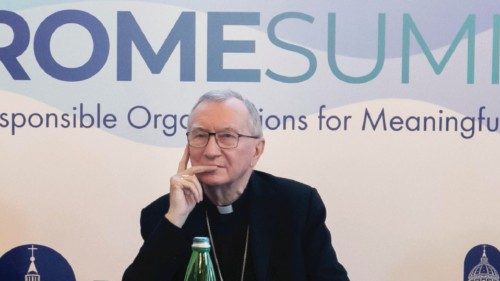 Il ministro degli esteri Antonio Tajani e il cardinale Pietro Parolin, durante lincontro con i ...
