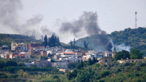 epaselect epa11348099 Smoke rises into the sky from the site that was targeted by Israeli airstrikes ... epaselect epa11348099 Smoke rises into the sky from the site that was targeted by Israeli airstrikes ...