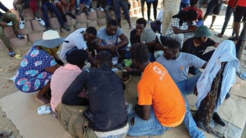 In Tunisia si moltiplicano le violenze ai migranti QUO-112 In Tunisia si moltiplicano le violenze ai migranti QUO-112