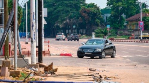 The Congolese Republican Guard diverts traffic from the scene of an attempted Coup in Kinshasa on ... The Congolese Republican Guard diverts traffic from the scene of an attempted Coup in Kinshasa on ...