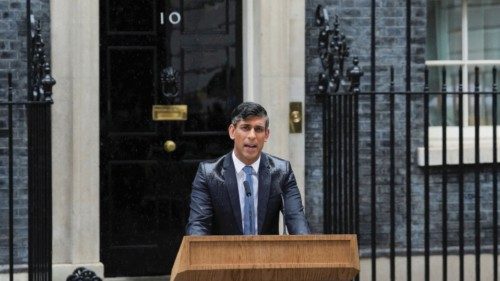British Prime Minister Rishi Sunak delivers a speech calling for a general election, outside Number ... British Prime Minister Rishi Sunak delivers a speech calling for a general election, outside Number ...