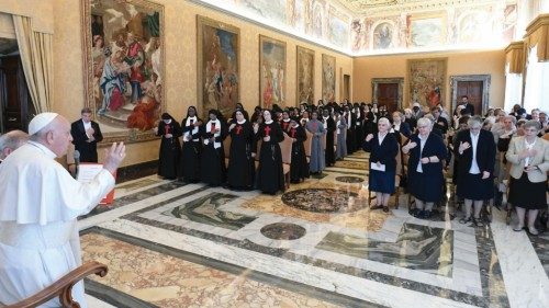 Al servizio del mondo della sofferenza con la “pazzia santa dell’amore” QUO-116 Al servizio del mondo della sofferenza con la “pazzia santa dell’amore” QUO-116