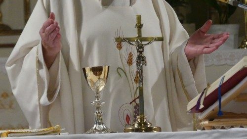 Motivazioni pastorali e manipolazione del rito liturgico QUO-118 Motivazioni pastorali e manipolazione del rito liturgico QUO-118