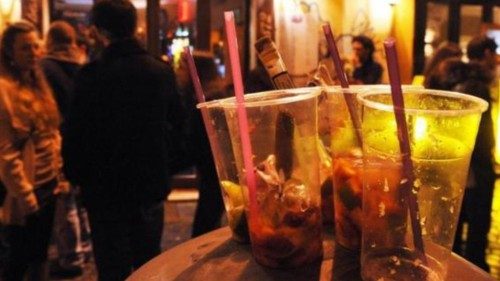 L’ultima moda dei ragazzi: QUO-118 L’ultima moda dei ragazzi: QUO-118