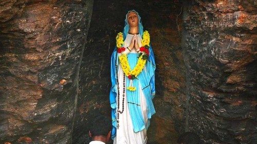 Maria, madre di tutti i popoli QUO-121 Maria, madre di tutti i popoli QUO-121