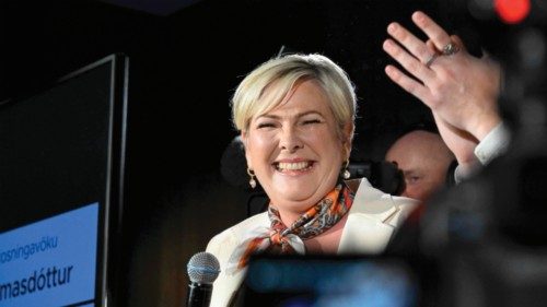 Icelandic Presidential candidate Halla Tomasdottir addresses supporters after the exit polls ... Icelandic Presidential candidate Halla Tomasdottir addresses supporters after the exit polls ...