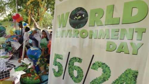epa11391739 School girls show their models to raise awareness on World Environment Day, in Karachi, ... epa11391739 School girls show their models to raise awareness on World Environment Day, in Karachi, ...