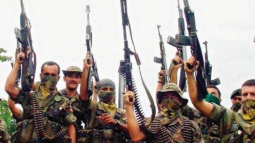 In Colombia un tavolo negoziale sui gruppi paramilitari QUO-129 In Colombia un tavolo negoziale sui gruppi paramilitari QUO-129