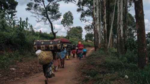 Civilians flee the fighting around Birundule, located on the front line, ten km South of ... Civilians flee the fighting around Birundule, located on the front line, ten km South of ...