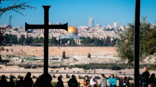 «Farsi invocazione di pace» QUO-132 «Farsi invocazione di pace» QUO-132