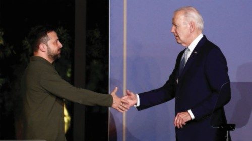 U.S. President Joe Biden and Ukrainian President Volodymyr Zelenskiy shake hands, during a press ... U.S. President Joe Biden and Ukrainian President Volodymyr Zelenskiy shake hands, during a press ...