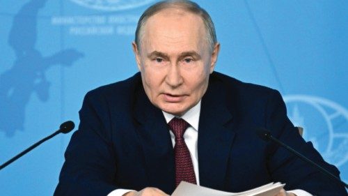 epa11409326 Russian President Vladimir Putin holds a meeting with the leadership of the Russian ... epa11409326 Russian President Vladimir Putin holds a meeting with the leadership of the Russian ...