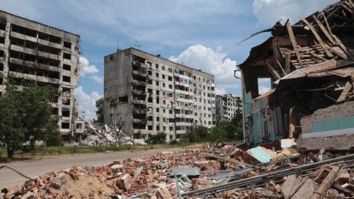 epa11402799 A view of debris among residential buildings damaged by shelling in Orikhiv, near the ... epa11402799 A view of debris among residential buildings damaged by shelling in Orikhiv, near the ...