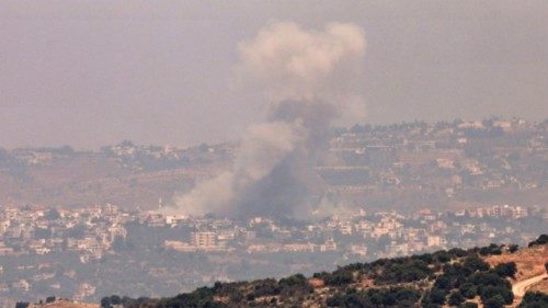 epa11421803 Smoke rises as a result of an Israeli air strike in the southern Lebanese town of Khiam, ... epa11421803 Smoke rises as a result of an Israeli air strike in the southern Lebanese town of Khiam, ...
