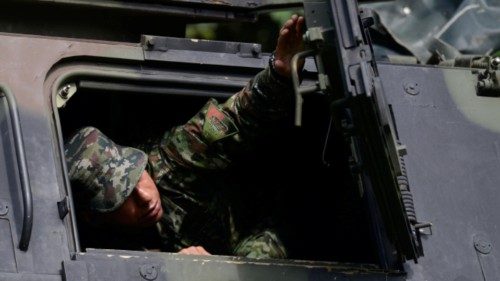 epa11408601 Colombian army soldiers patrol along access roads to the municipality of Jamundi, ... epa11408601 Colombian army soldiers patrol along access roads to the municipality of Jamundi, ...