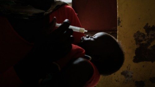 Darsalam Ahmed feeds her son Muhamed in the malnutrition ward of the Cap Anamur German Emergency ... Darsalam Ahmed feeds her son Muhamed in the malnutrition ward of the Cap Anamur German Emergency ...