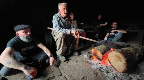 Il dolce piacere della piccola comunità QUO-148 Il dolce piacere della piccola comunità QUO-148