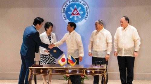 epa11466207 Japan's Defence Minister Minoru Kihara (L) and Philippine President Ferdinand Marcos Jr. ... epa11466207 Japan's Defence Minister Minoru Kihara (L) and Philippine President Ferdinand Marcos Jr. ...