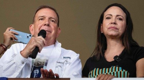epa11478313 The candidate to Venezuela Presidency Edmundo Gonzalez Urrutia (L) speaks alongside ... epa11478313 The candidate to Venezuela Presidency Edmundo Gonzalez Urrutia (L) speaks alongside ...