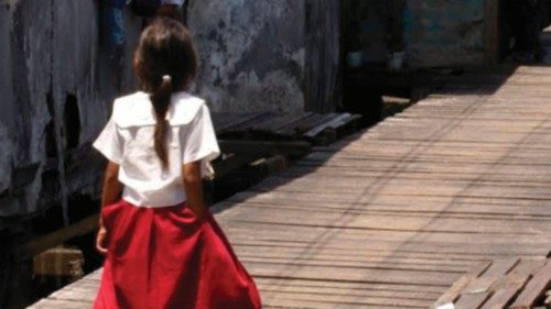 Risposte concrete alla povertà che divide il mondo QUO-165 Risposte concrete alla povertà che divide il mondo QUO-165