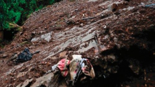 Oltre 150 morti per una frana in Etiopia QUO-166 Oltre 150 morti per una frana in Etiopia QUO-166
