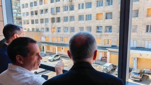  Con i bambini  dell’ospedale pediatrico di Kyiv  QUO-166