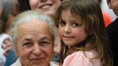 Il ruolo insostituibile degli anziani QUO-170 Il ruolo insostituibile degli anziani QUO-170