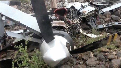 Nel Mar Rosso attacchi con droni e missili tra houthi e forze Usa QUO-180 Nel Mar Rosso attacchi con droni e missili tra houthi e forze Usa QUO-180