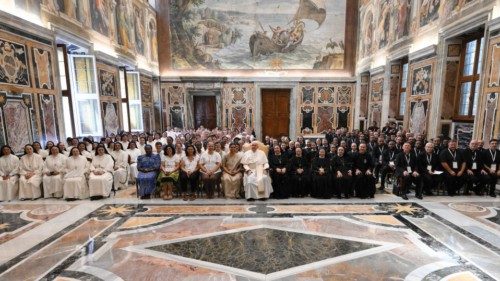 La carità come antidoto alla cultura dello scarto QUO-183 La carità come antidoto alla cultura dello scarto QUO-183