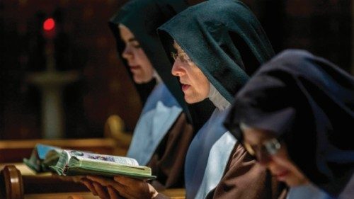 Donna più che mai attuale QUO-183 Donna più che mai attuale QUO-183