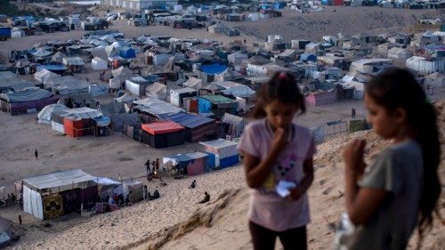 epa11564738 Displaced Palestinians who fled their homes due to Israeli airstrikes and evacuation ... epa11564738 Displaced Palestinians who fled their homes due to Israeli airstrikes and evacuation ...