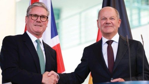 epa11568682 German Chancellor Olaf Scholz (R) shakes hands with British Prime Minister Keir Starmer ... epa11568682 German Chancellor Olaf Scholz (R) shakes hands with British Prime Minister Keir Starmer ...