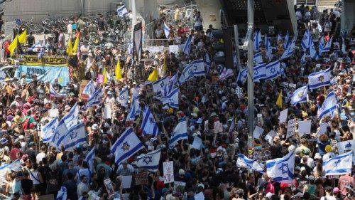 Families and supporters of Israeli hostages held by the Palestinian militants in the Gaza Strip ... Families and supporters of Israeli hostages held by the Palestinian militants in the Gaza Strip ...