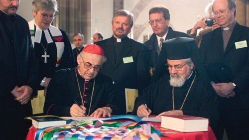 Strasburgo - 22 Aprile 2001 - Incontro Ecumenico europeo tra il CCEE Consiglio delle Conferenze dei ... Strasburgo - 22 Aprile 2001 - Incontro Ecumenico europeo tra il CCEE Consiglio delle Conferenze dei ...