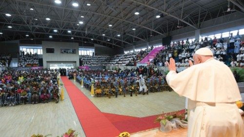Il volto di una Chiesa accogliente, vicina e solidale QUO-202 Il volto di una Chiesa accogliente, vicina e solidale QUO-202