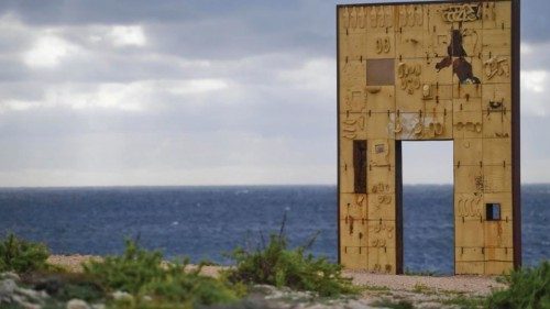 Una zattera nel cuore del Mediterraneo QUO-203 Una zattera nel cuore del Mediterraneo QUO-203