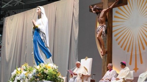  Abbracciare tutti   senza preferenze  né differenze  QUO-206