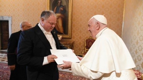 Le credenziali del nuovo ambasciatore di Israele QUO-209 Le credenziali del nuovo ambasciatore di Israele QUO-209