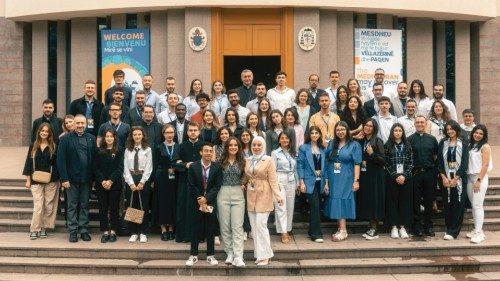 Il Mediterraneo non sia più un cimitero ma il volto della pace QUO-210 Il Mediterraneo non sia più un cimitero ma il volto della pace QUO-210