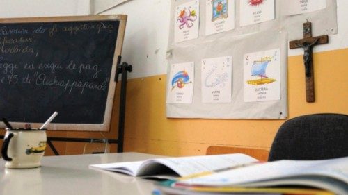 Otto studenti su dieci scelgono l’ora di religione e le chiese continuano a svuotarsi di giovani ... Otto studenti su dieci scelgono l’ora di religione e le chiese continuano a svuotarsi di giovani ...