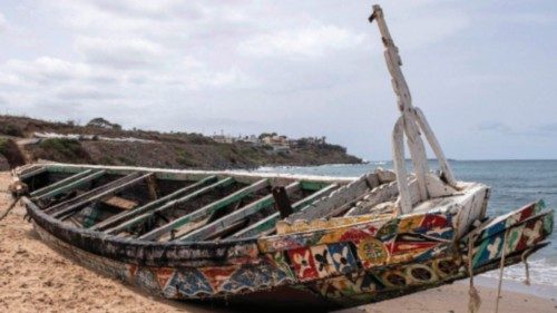 Recuperati trenta corpi da un’imbarcazione QUO-216 Recuperati trenta corpi da un’imbarcazione QUO-216