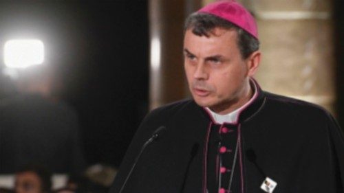 La Chiesa sia un segno di comunione e di integrazione QUO-220 La Chiesa sia un segno di comunione e di integrazione QUO-220