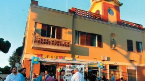 Qui si custodisce anche la memoria del quartiere QUO-220 Qui si custodisce anche la memoria del quartiere QUO-220