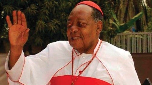 È morto il cardinale angolano QUO-221 È morto il cardinale angolano QUO-221