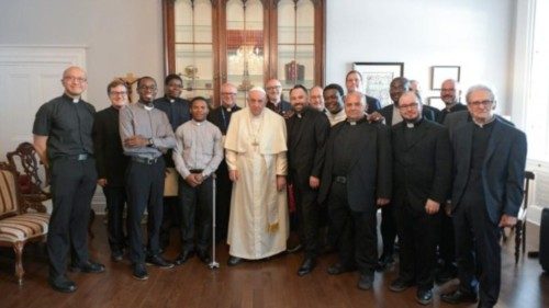 Giovani e futuro al cuore dei colloqui di Papa Francesco con i gesuiti QUO-225 Giovani e futuro al cuore dei colloqui di Papa Francesco con i gesuiti QUO-225