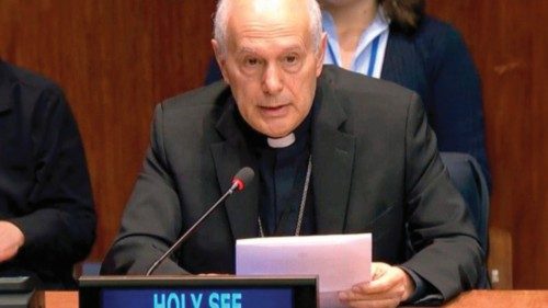 «Povertà non solo materiale ma spirituale» QUO-226 «Povertà non solo materiale ma spirituale» QUO-226