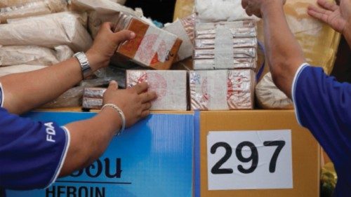  Contro la droga  leggi, cure ed educazione  QUO-228