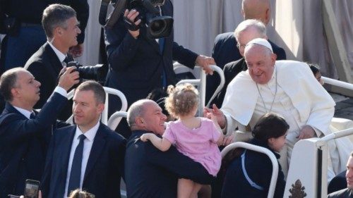 Il rosario per i popoli che subiscono la pazzia della guerra QUO-229 Il rosario per i popoli che subiscono la pazzia della guerra QUO-229