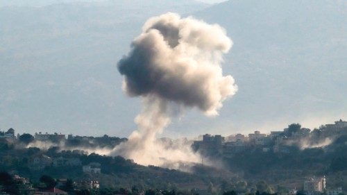 TOPSHOT - Smoke rises from the site of an Israeli air strike that targeted the southern Lebanese ... TOPSHOT - Smoke rises from the site of an Israeli air strike that targeted the southern Lebanese ...