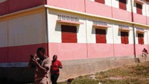  Istruzione e incontro all’insegna del dialogo tra fedi  QUO-230